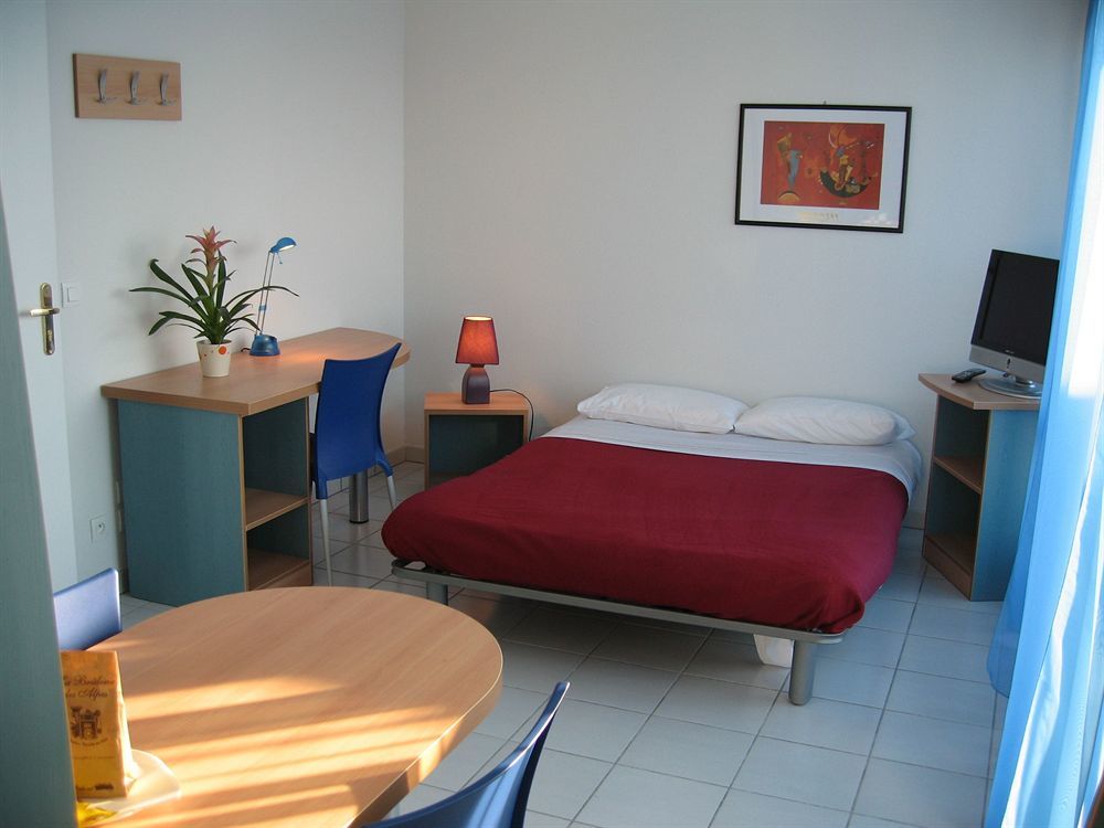 Séjours&affaires Ferrand Park République Appart hôtel 2*