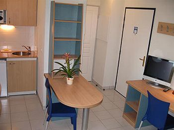 Séjours&affaires Ferrand Park République Appart hôtel 2*