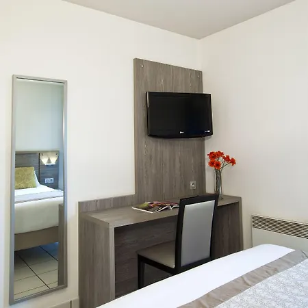 Aparthotel Sejours & Affaires Ferrand Park Republique 2*